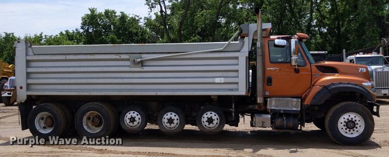 image for item DQ1753 2013 International WorkStar 7600  dump truck