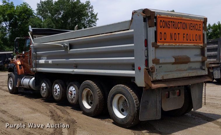 image for item DQ1753 2013 International WorkStar 7600  dump truck