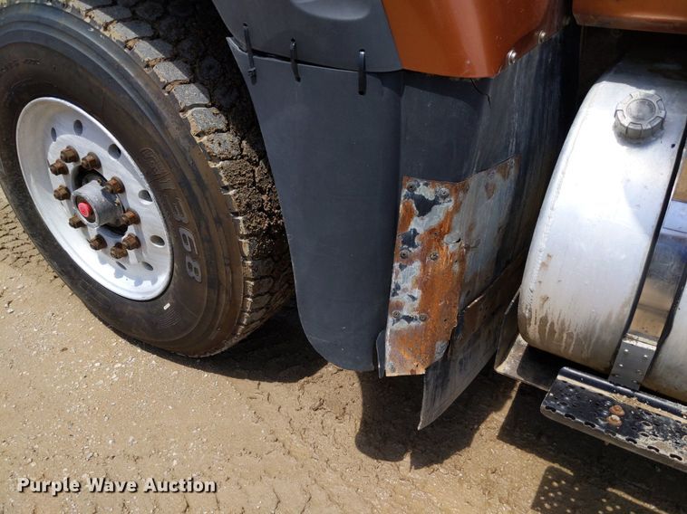 image for item DQ1753 2013 International WorkStar 7600  dump truck