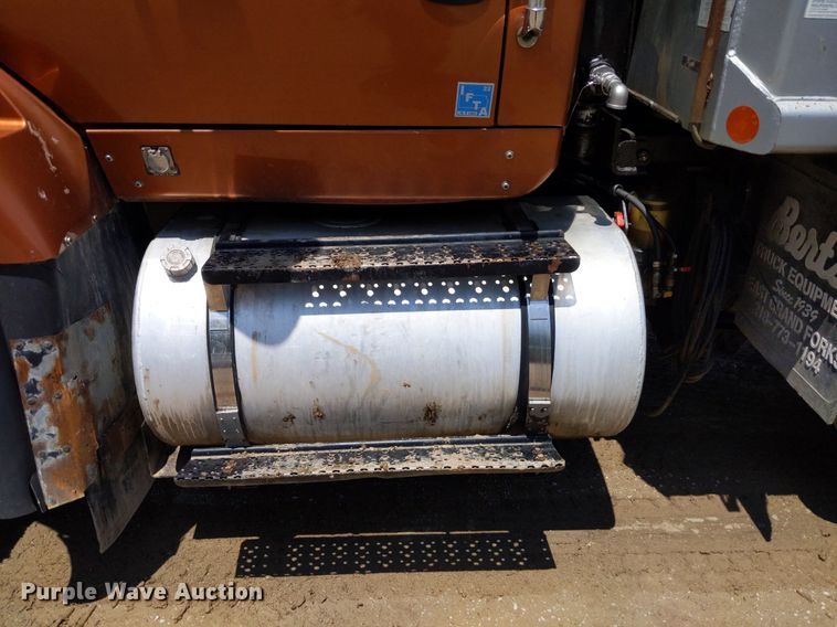 image for item DQ1753 2013 International WorkStar 7600  dump truck