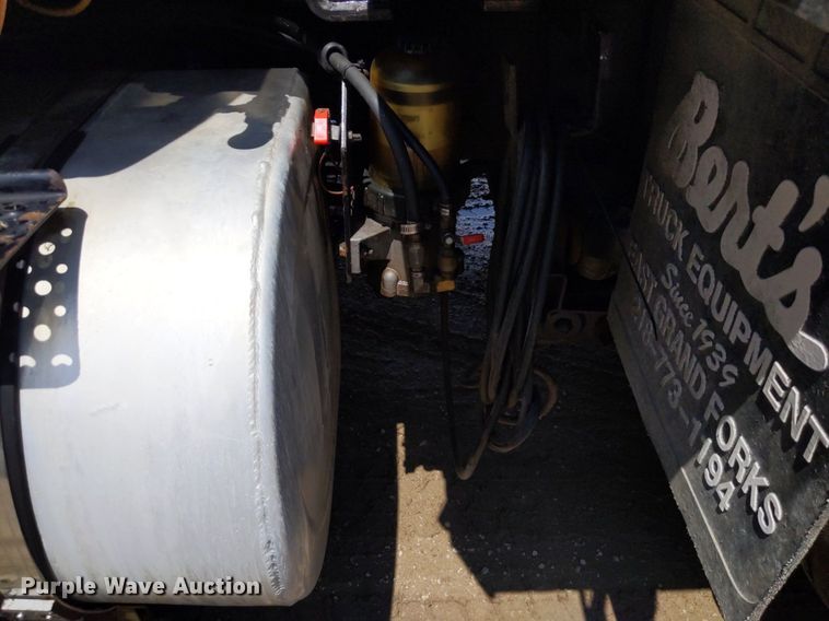 image for item DQ1753 2013 International WorkStar 7600  dump truck