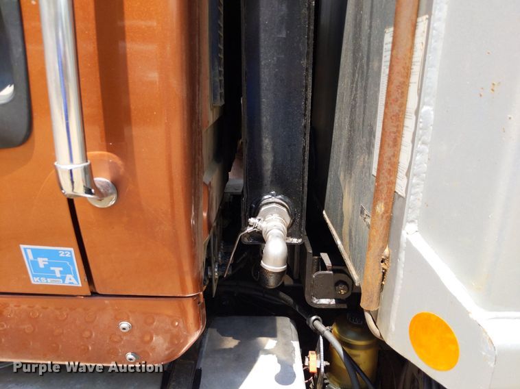 image for item DQ1753 2013 International WorkStar 7600  dump truck