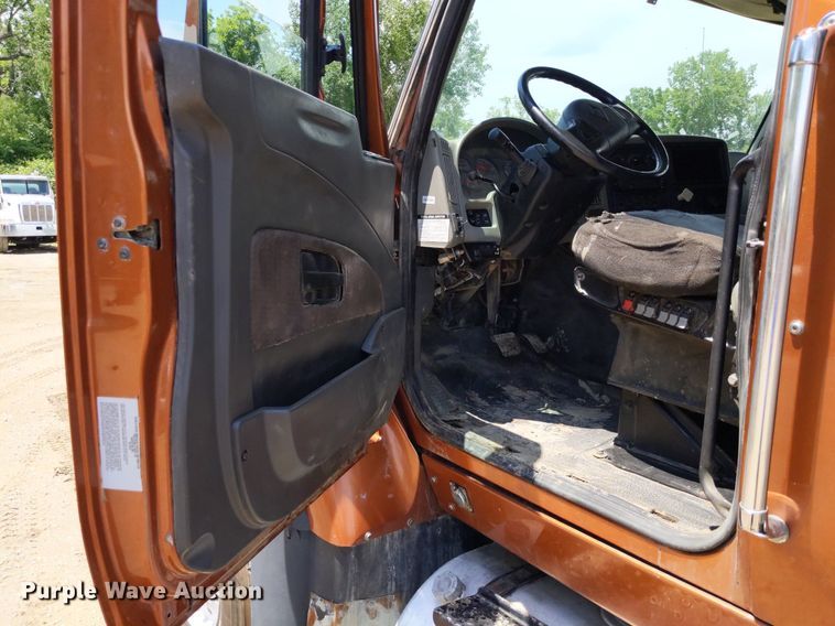 image for item DQ1753 2013 International WorkStar 7600  dump truck