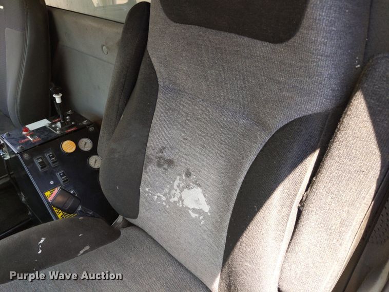 image for item DQ1753 2013 International WorkStar 7600  dump truck