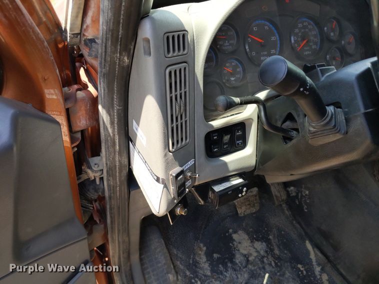 image for item DQ1753 2013 International WorkStar 7600  dump truck