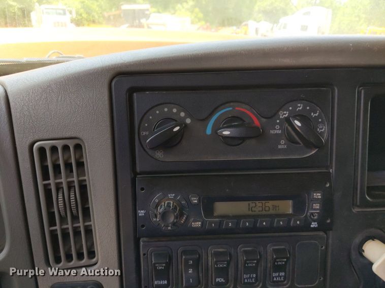 image for item DQ1753 2013 International WorkStar 7600  dump truck