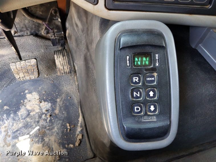 image for item DQ1753 2013 International WorkStar 7600  dump truck