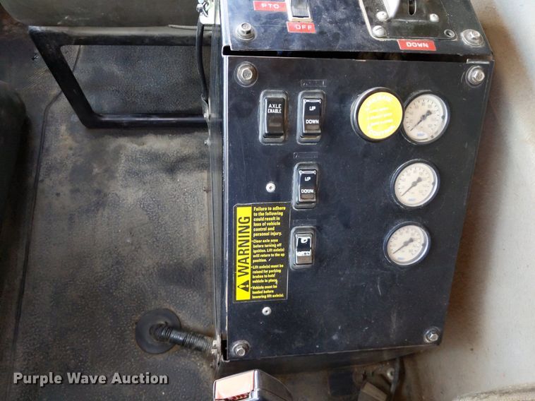 image for item DQ1753 2013 International WorkStar 7600  dump truck