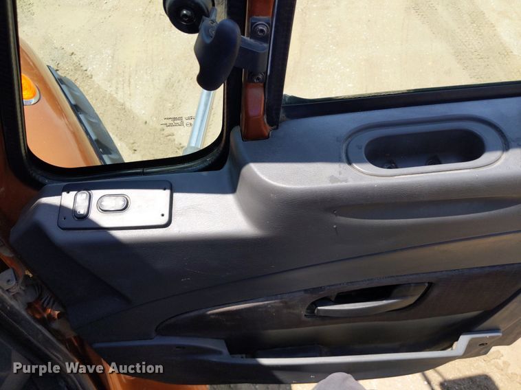 image for item DQ1753 2013 International WorkStar 7600  dump truck