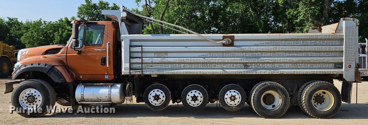 image for item DQ1754 2013 International WorkStar 7600  dump truck