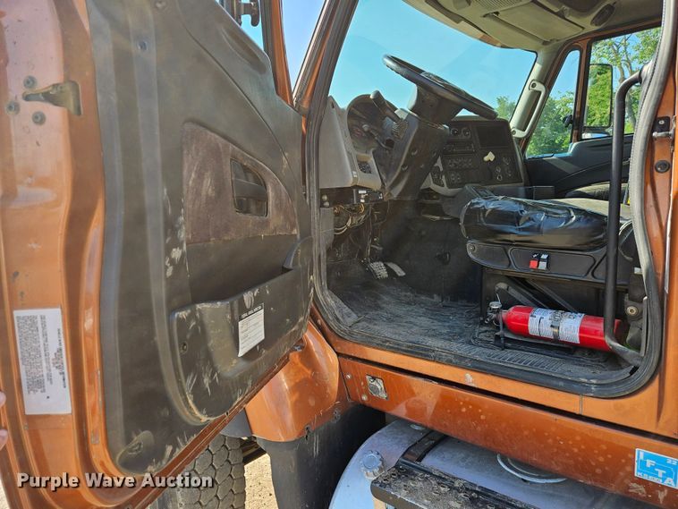 image for item DQ1754 2013 International WorkStar 7600  dump truck