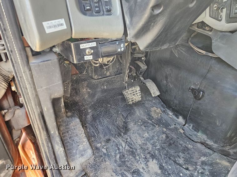 image for item DQ1754 2013 International WorkStar 7600  dump truck