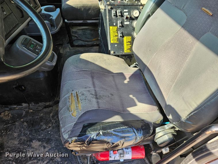 image for item DQ1754 2013 International WorkStar 7600  dump truck