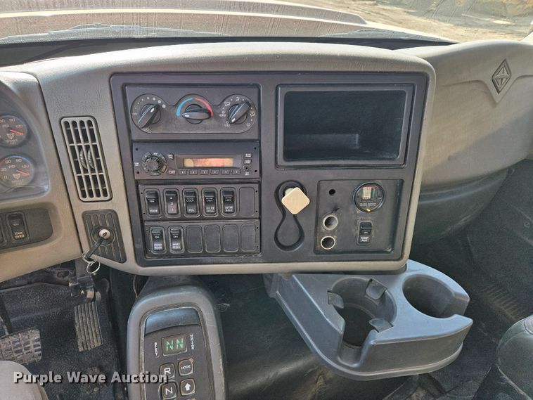 image for item DQ1754 2013 International WorkStar 7600  dump truck