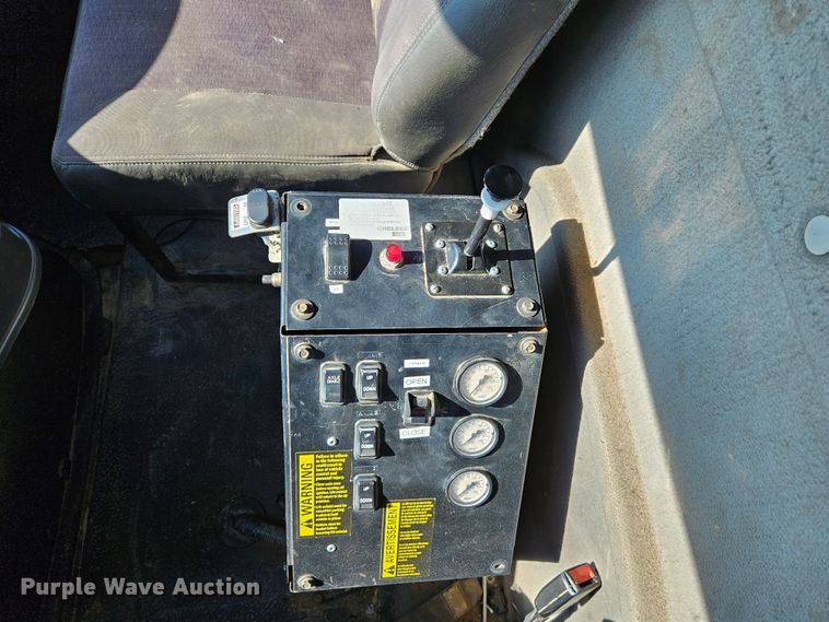 image for item DQ1754 2013 International WorkStar 7600  dump truck