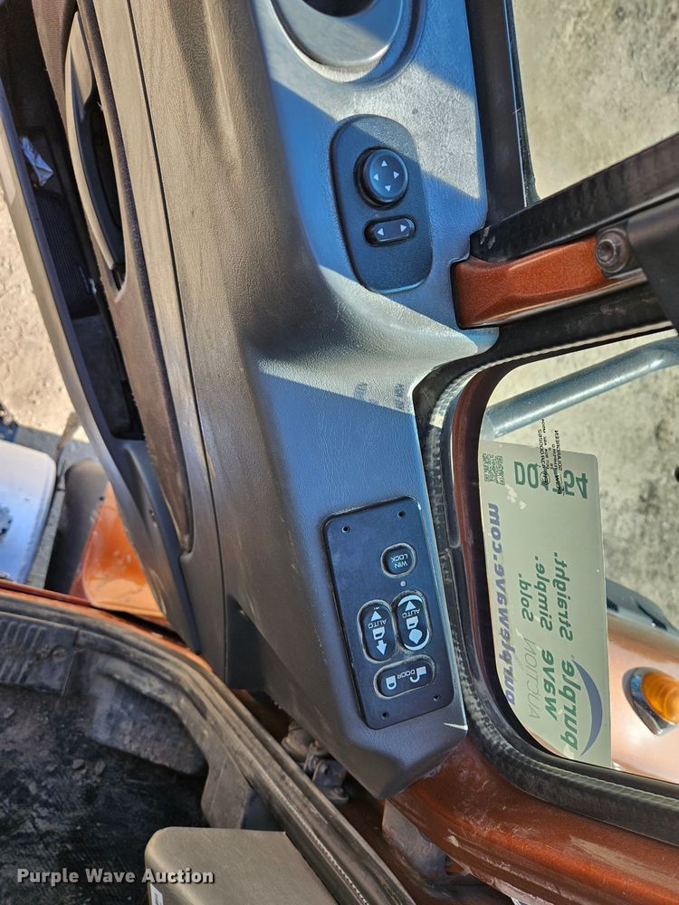 image for item DQ1754 2013 International WorkStar 7600  dump truck