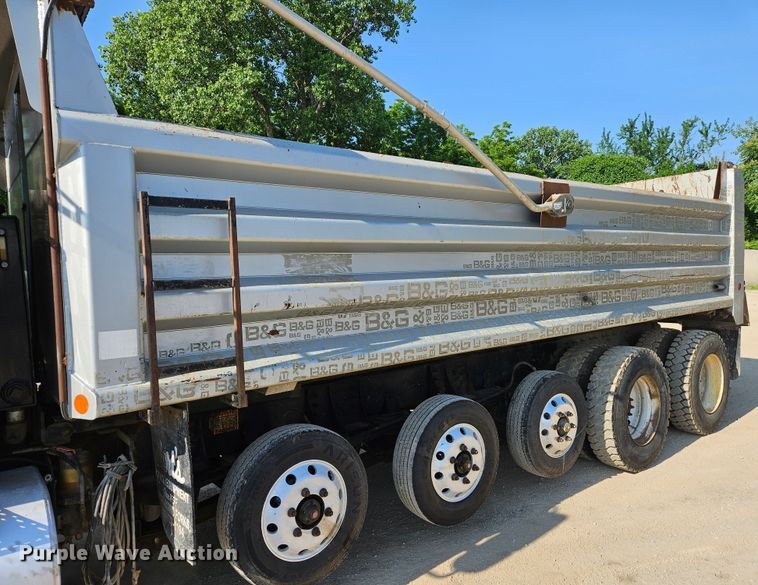 image for item DQ1754 2013 International WorkStar 7600  dump truck