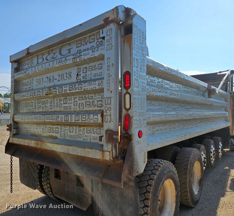 image for item DQ1754 2013 International WorkStar 7600  dump truck