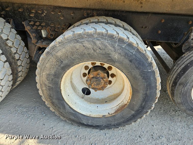 image for item DQ1754 2013 International WorkStar 7600  dump truck