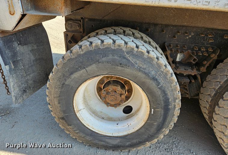 image for item DQ1754 2013 International WorkStar 7600  dump truck