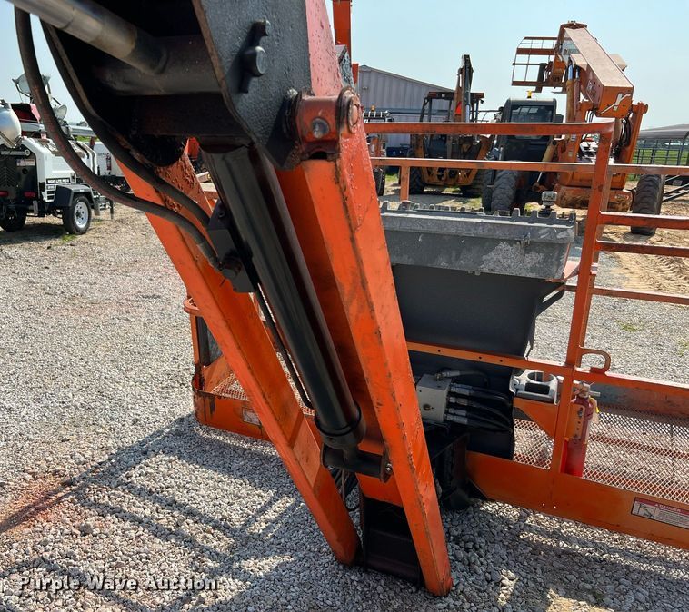 image for item DQ2072 2014 JLG 600AJ  boom lift