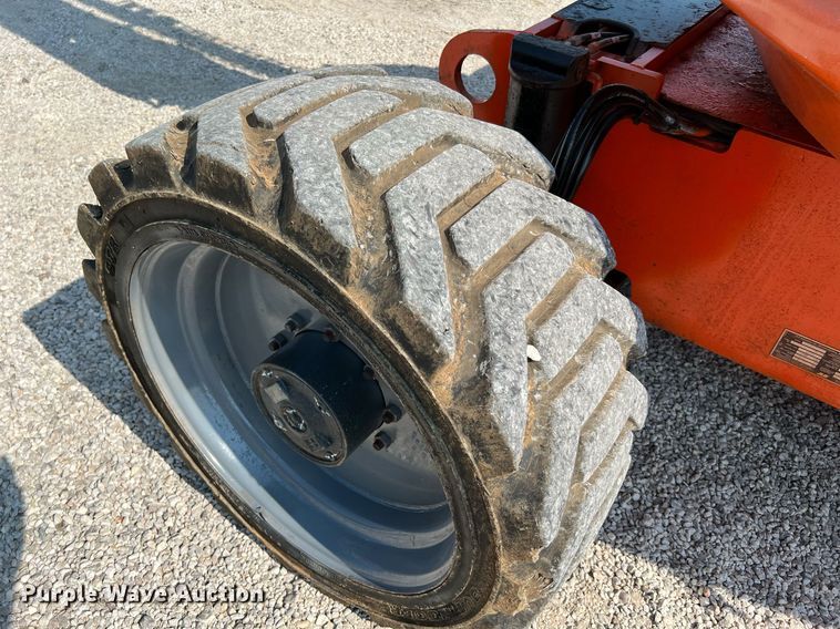 image for item DQ2072 2014 JLG 600AJ  boom lift