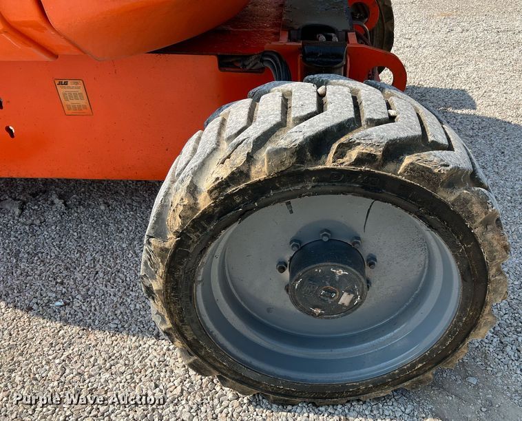 image for item DQ2072 2014 JLG 600AJ  boom lift