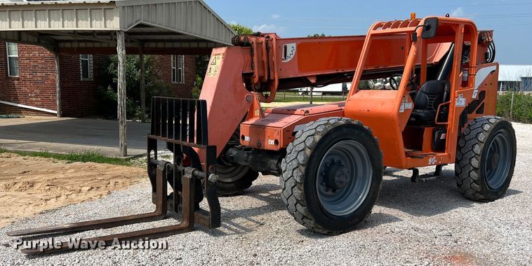 image for item DQ2073 2014 JLG Skytrack 8042  telehandler