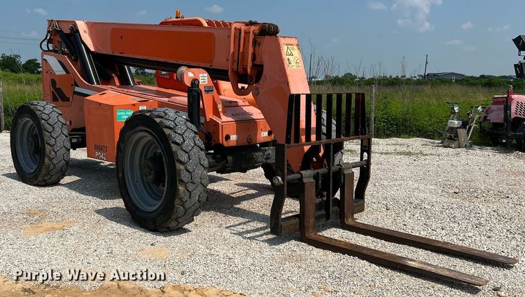 image for item DQ2073 2014 JLG Skytrack 8042  telehandler