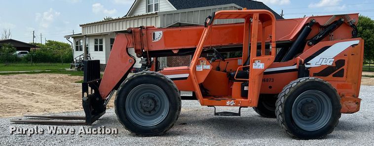 image for item DQ2073 2014 JLG Skytrack 8042  telehandler