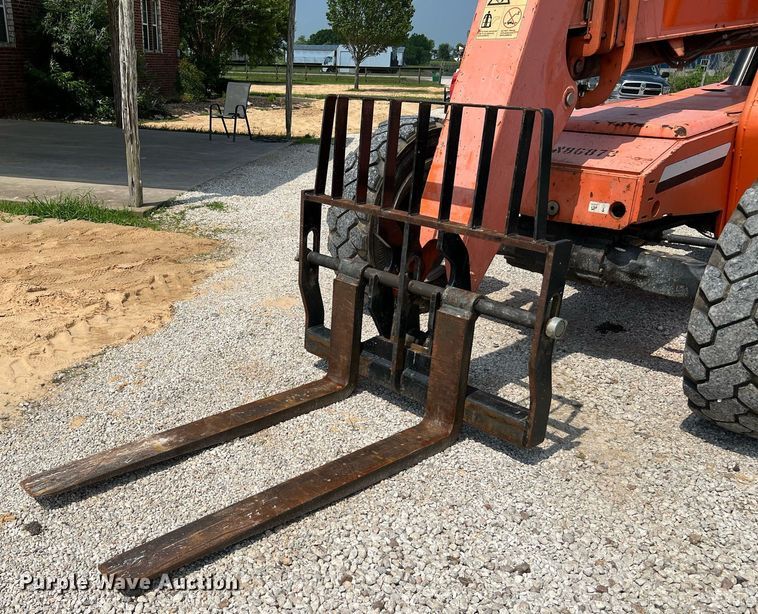 image for item DQ2073 2014 JLG Skytrack 8042  telehandler