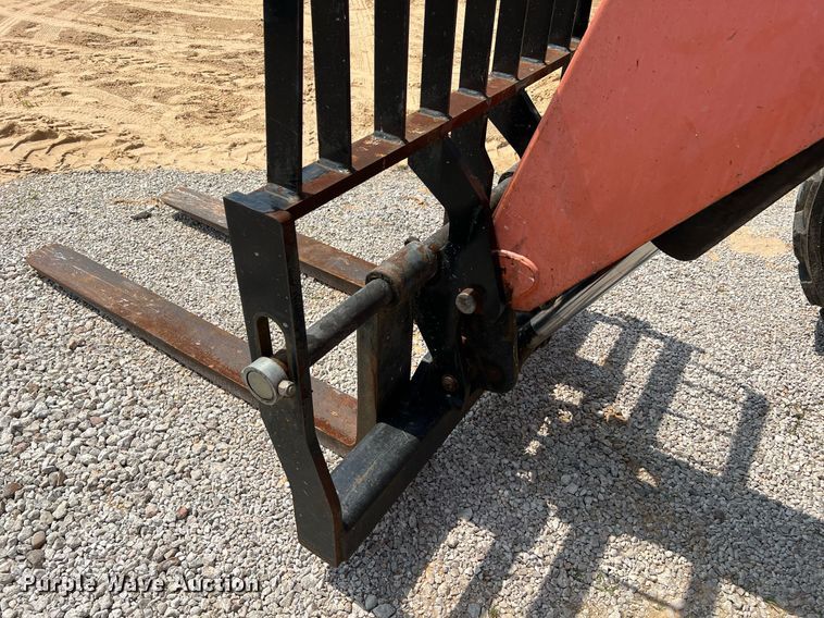 image for item DQ2073 2014 JLG Skytrack 8042  telehandler