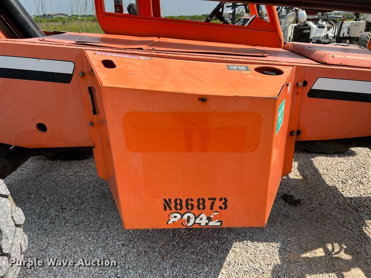 image for item DQ2073 2014 JLG Skytrack 8042  telehandler