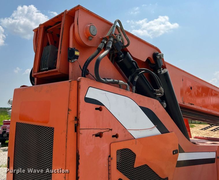 image for item DQ2073 2014 JLG Skytrack 8042  telehandler