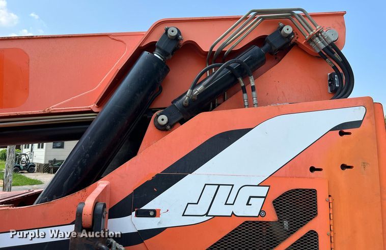 image for item DQ2073 2014 JLG Skytrack 8042  telehandler
