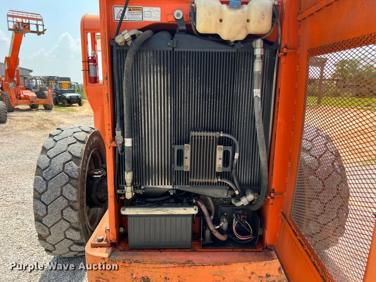 image for item DQ2073 2014 JLG Skytrack 8042  telehandler