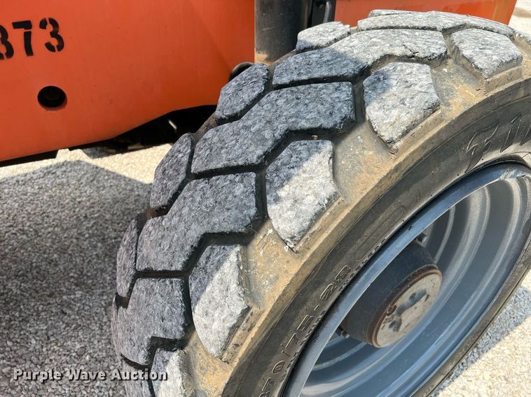 image for item DQ2073 2014 JLG Skytrack 8042  telehandler