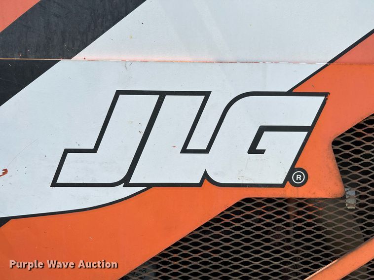 image for item DQ2073 2014 JLG Skytrack 8042  telehandler