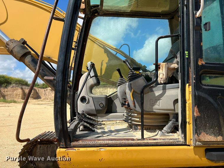 image for item DQ2076 2008 Caterpillar 325D L  excavator