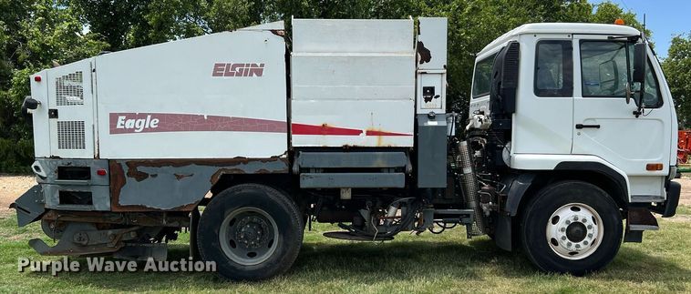 image for item DQ2078 2010 Elgin Eagle  street sweeper truck