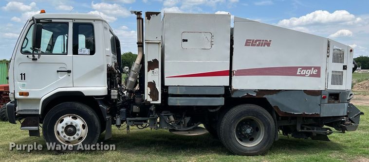 image for item DQ2078 2010 Elgin Eagle  street sweeper truck