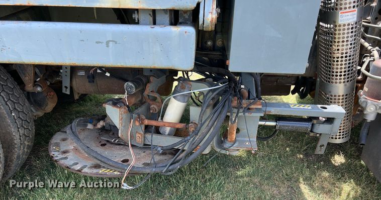 image for item DQ2078 2010 Elgin Eagle  street sweeper truck