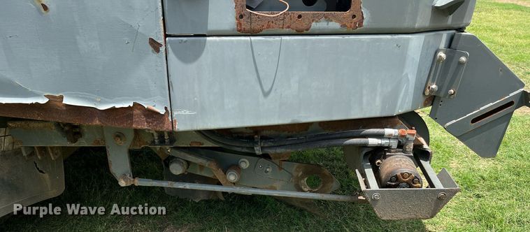 image for item DQ2078 2010 Elgin Eagle  street sweeper truck