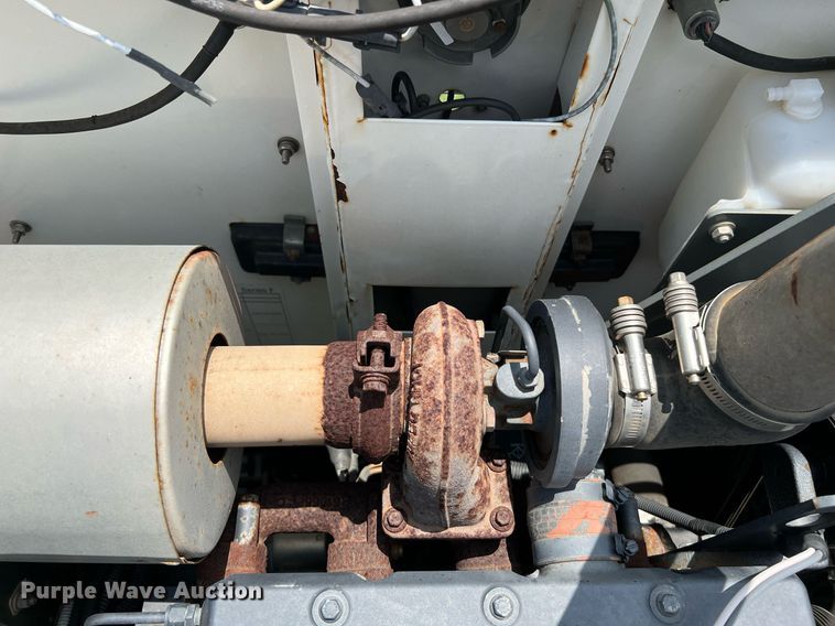 image for item DQ2078 2010 Elgin Eagle  street sweeper truck