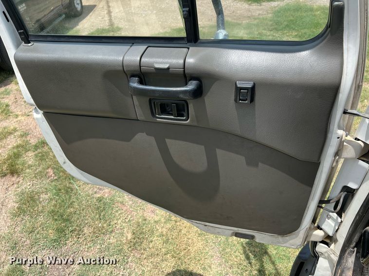 image for item DQ2078 2010 Elgin Eagle  street sweeper truck