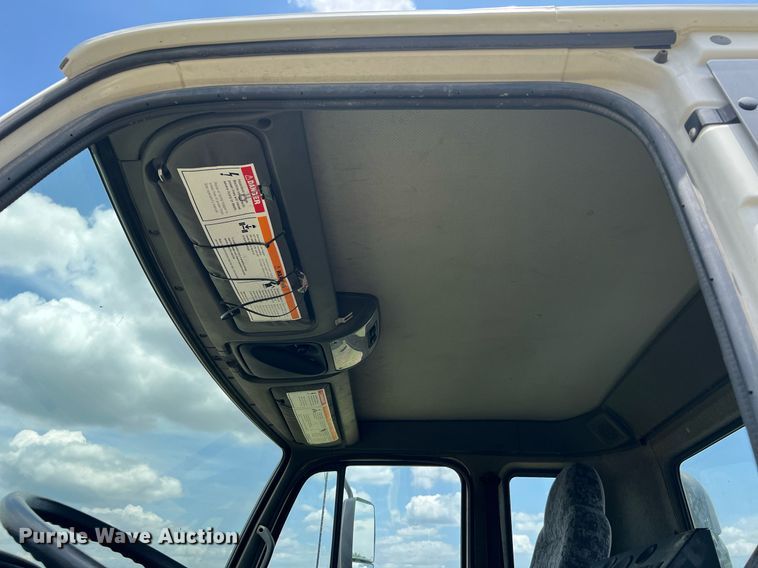 image for item DQ2078 2010 Elgin Eagle  street sweeper truck