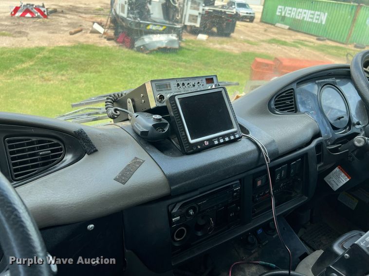 image for item DQ2078 2010 Elgin Eagle  street sweeper truck