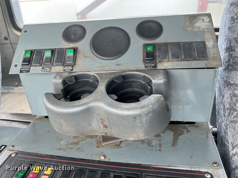 image for item DQ2078 2010 Elgin Eagle  street sweeper truck