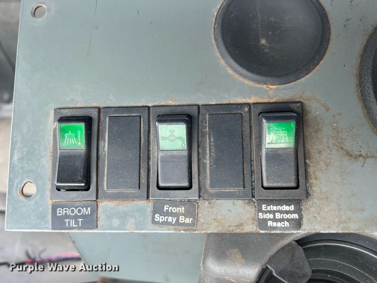 image for item DQ2078 2010 Elgin Eagle  street sweeper truck