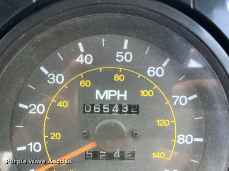 image for item DQ2078 2010 Elgin Eagle  street sweeper truck